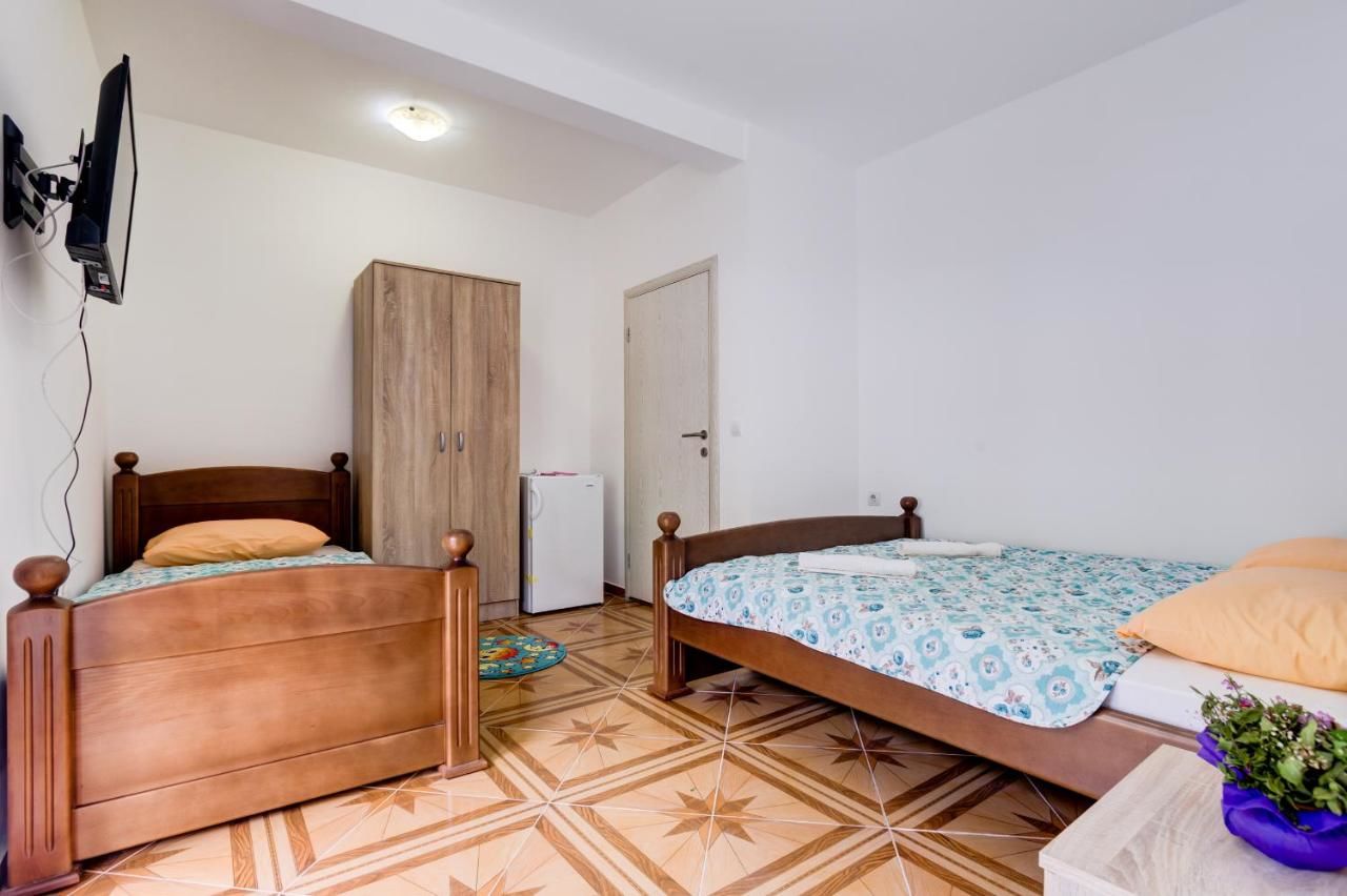 Отели типа «постель и завтрак» Village Holiday Apartments Kralj Будва
