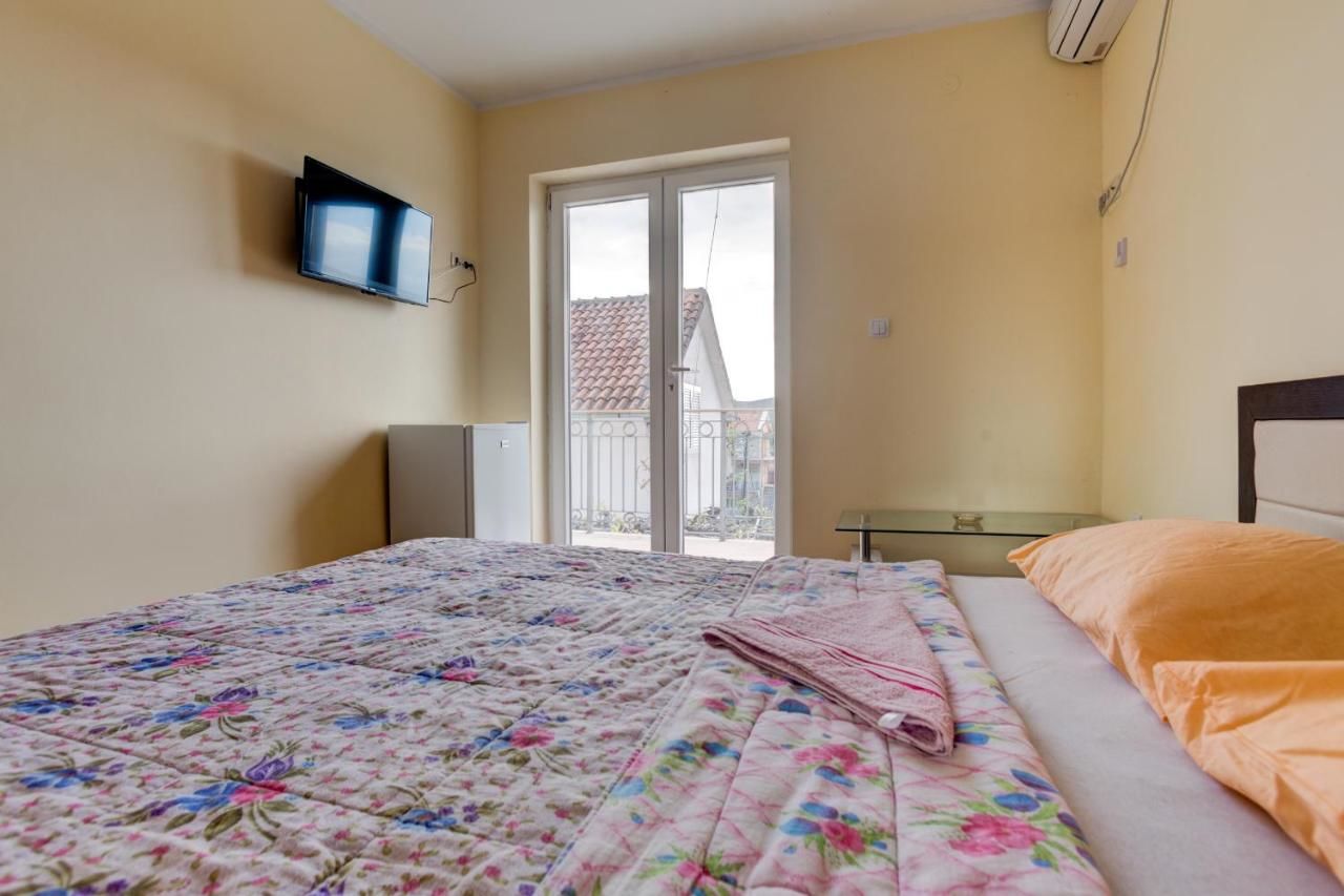 Отели типа «постель и завтрак» Village Holiday Apartments Kralj Будва-22