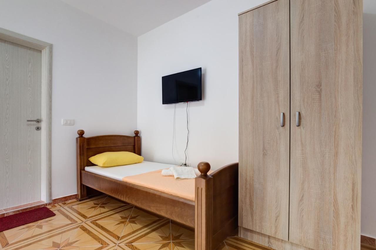 Отели типа «постель и завтрак» Village Holiday Apartments Kralj Будва-23