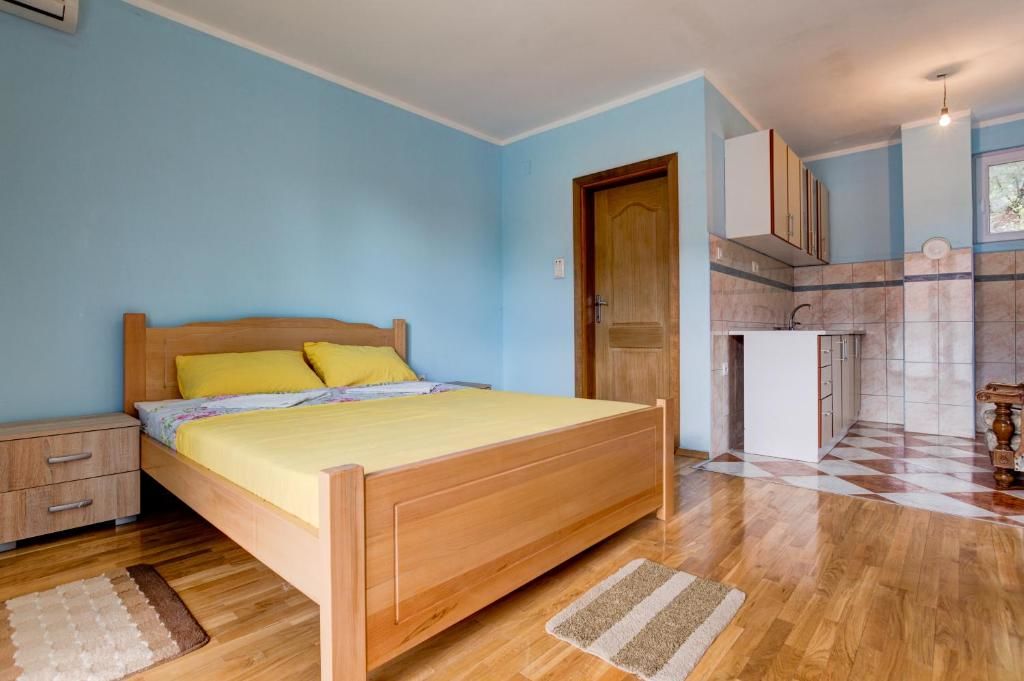 Отели типа «постель и завтрак» Village Holiday Apartments Kralj Будва-45