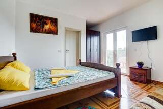 Отели типа «постель и завтрак» Village Holiday Apartments Kralj Будва Номер-студио с террасой-14