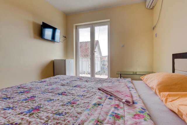 Отели типа «постель и завтрак» Village Holiday Apartments Kralj Будва-21